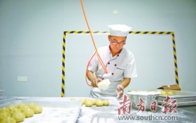 36年前的手工月饼什么味道？这位老点心师没忘