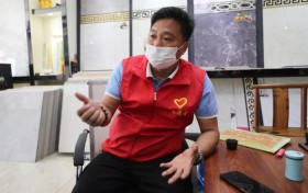 湛江廉江：上阵“父子兵” 奋勇灭山火