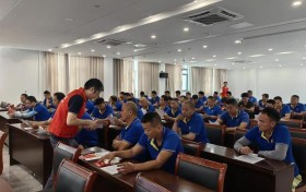 警保联动进企业 平安产险武义支公司开展风险防控与反洗钱专题宣传