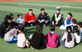 平安产险在山西常乐西侯村开展支教行动