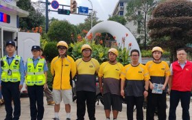 平安产险金华中心支公司：联合交警开展“两司两员”交通安全宣教活动