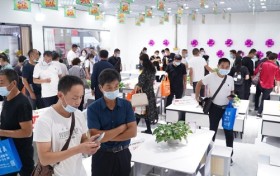 第24届中国（胜芳）全球特色定制家具国际博览会暨第11届胜芳国际家具原辅材料展盛大开幕