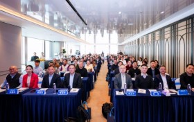 智能批阅机赋能精准教学，判判批阅机在沪获一线教师“抢着用”