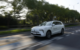 元戎启行“破局”：全国首家消费级量产车 Robotaxi 年底即将落地