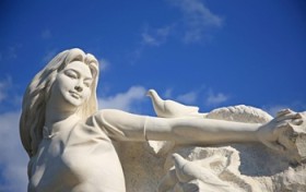 作家贝拉发表音乐组诗《和平少女》书写人类和平的精神史诗