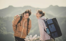 小人物狂想曲, 揭了人性的短也透出生活一缕光