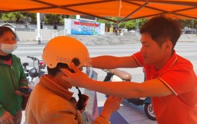 一路平安行，守护踏青路——平安产险东阳支公司联合横店交警中队开展五一假期安全宣导活动