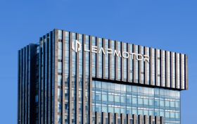 今年要卖100万辆车！零跑汽车2025年净赚5.4亿元，朱江明想打造世界级车企