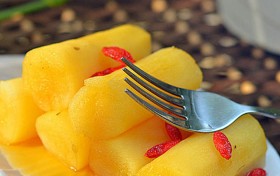 喉咙痛,这11种食物最好别碰