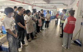 平安产险东阳支公司：金融宣教与电瓶车安全宣传进玩具厂